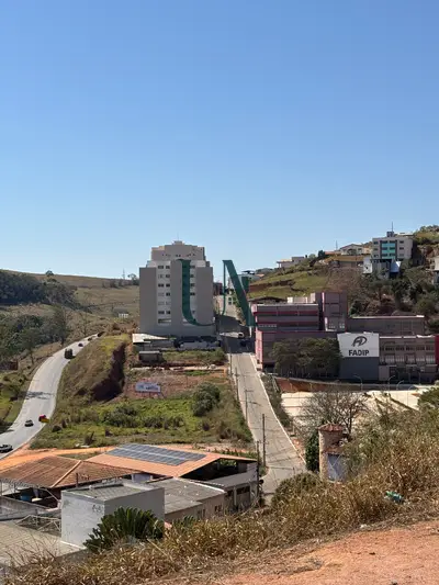 Ambiente do lote à venda no Paraíso, em Ponte Nova/MG.